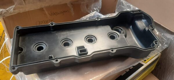 TAPA VALVULAS NISSAN SENTRA B15 1.8 - Imagen 3